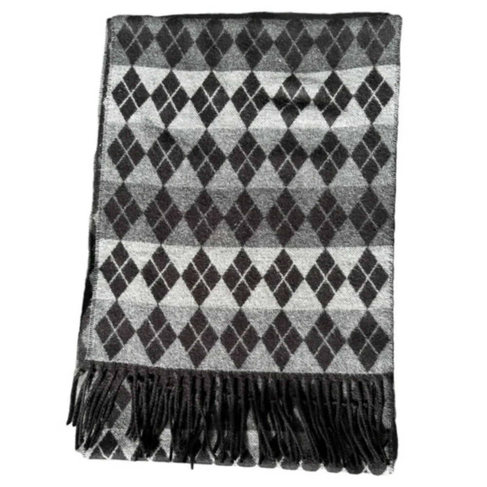 NEW Roundtree & Yorke Black and Gray Knit Argyle Scarf with Fringe Winter Scarf